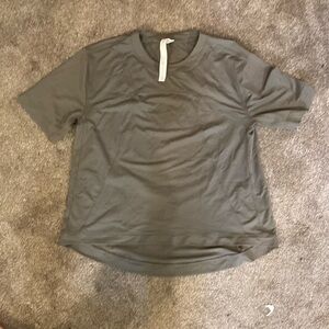 Lulu lemon size 4 green tshirt